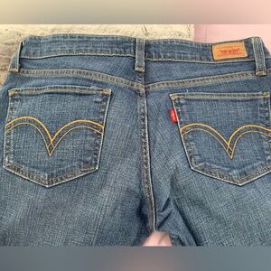 Levi’s Size 7 short denim jeans.